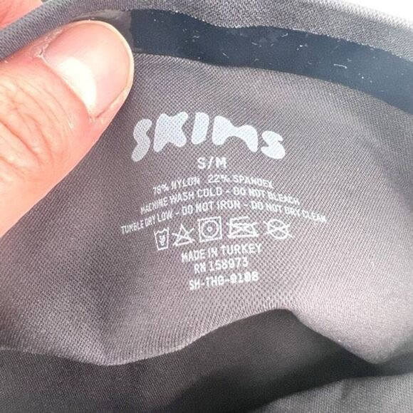 NWT Skims Seamless Core Control Thong & Scoop Neck Bralette Onyx Small Medium - Picture 6 of 11